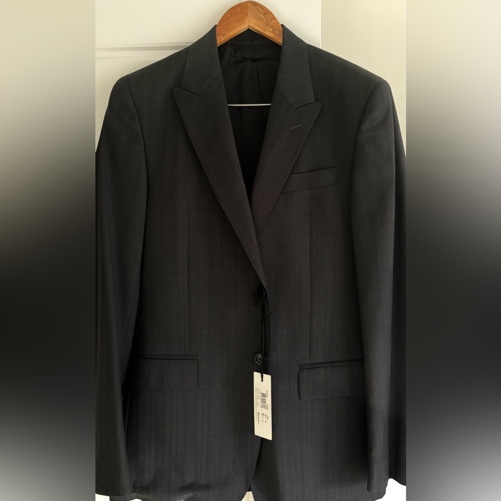 BNWT men’s Versace suit dark gray 36R